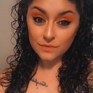 Meet your Posher, Jasmin